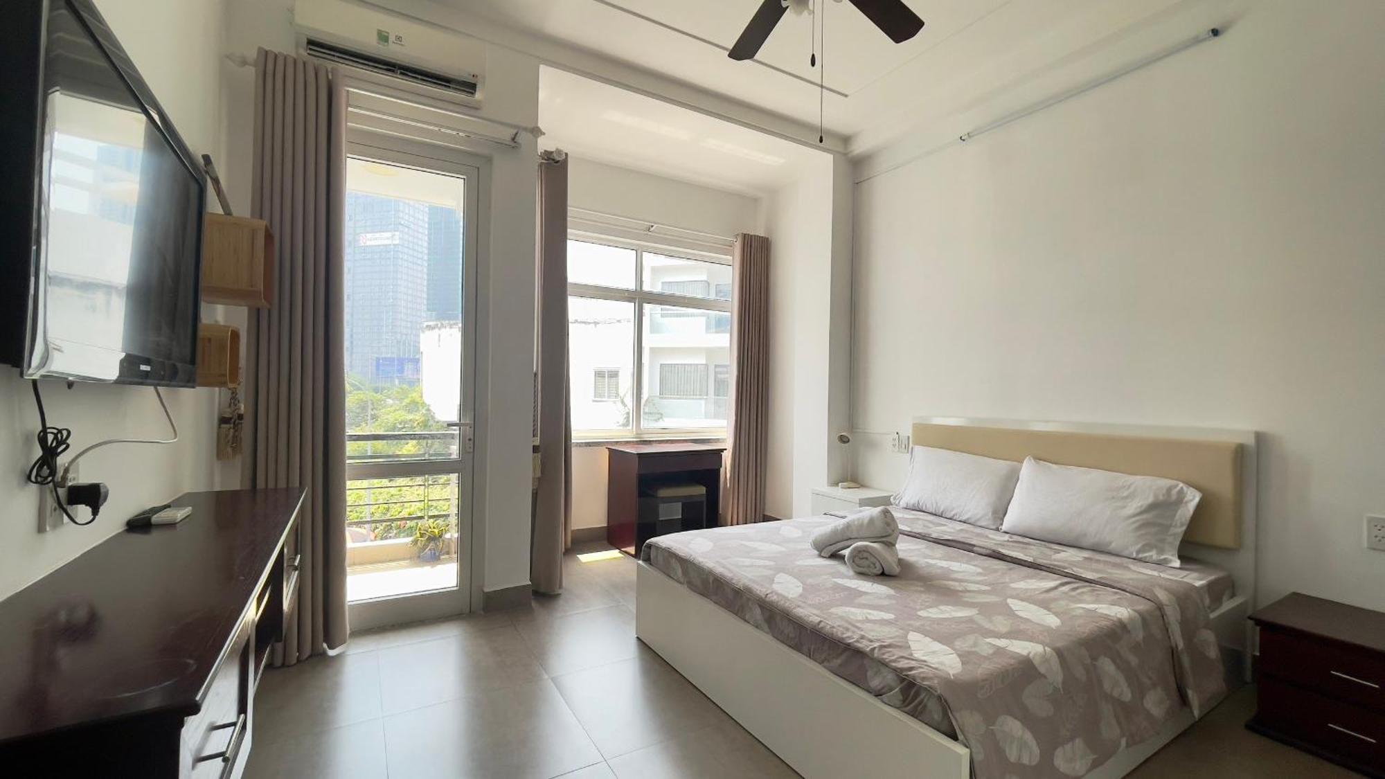 A Cozy And Stylish In The Heart Of Appartement
